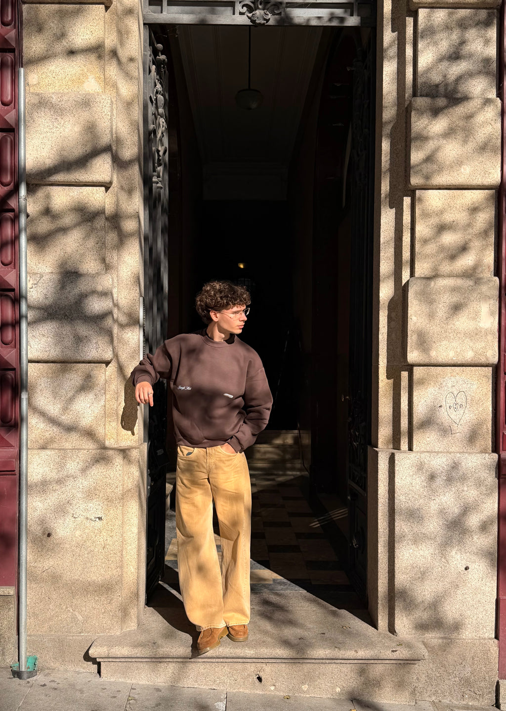 SWAN SWEATER CHOCOLATE