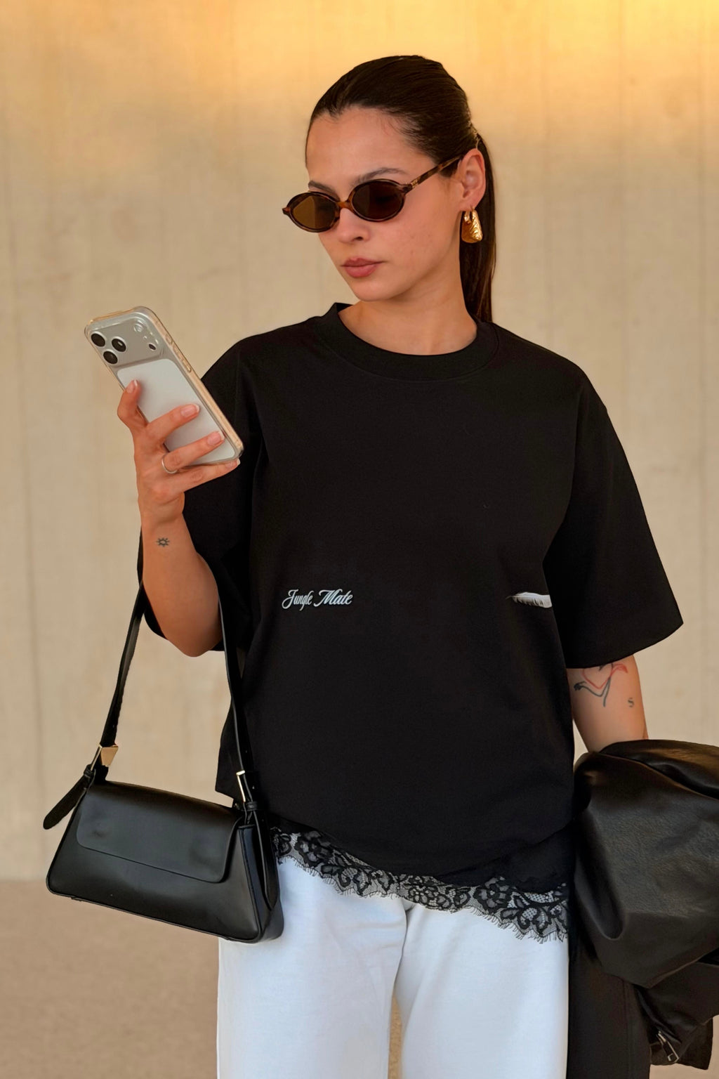 SWAN TEE BLACK