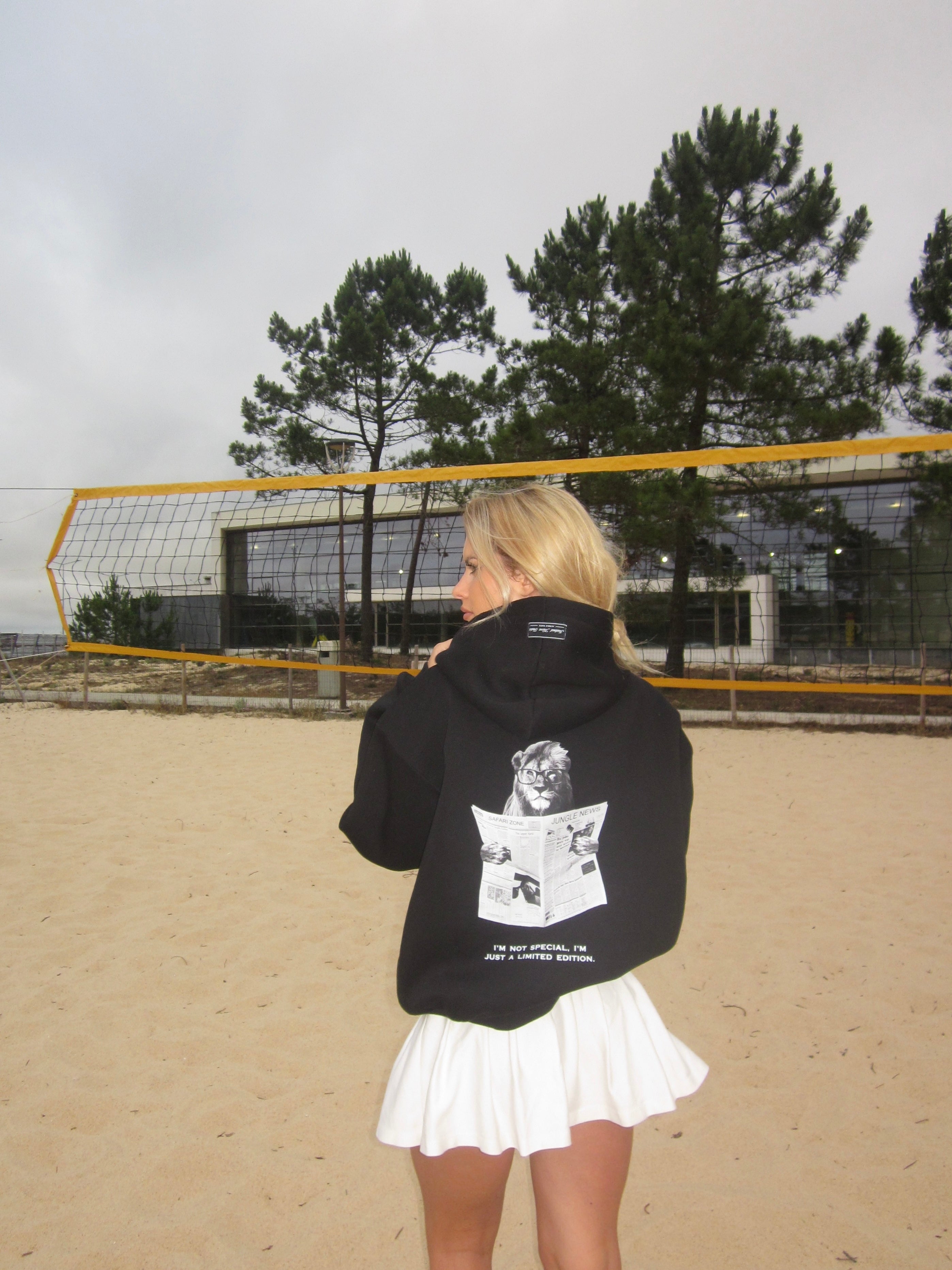 LION HOODIE BLACK