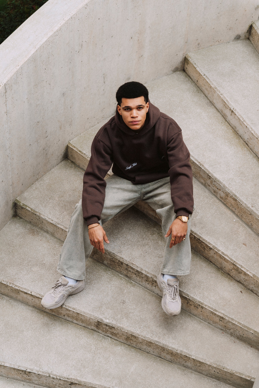 SWAN HOODIE CHOCOLATE