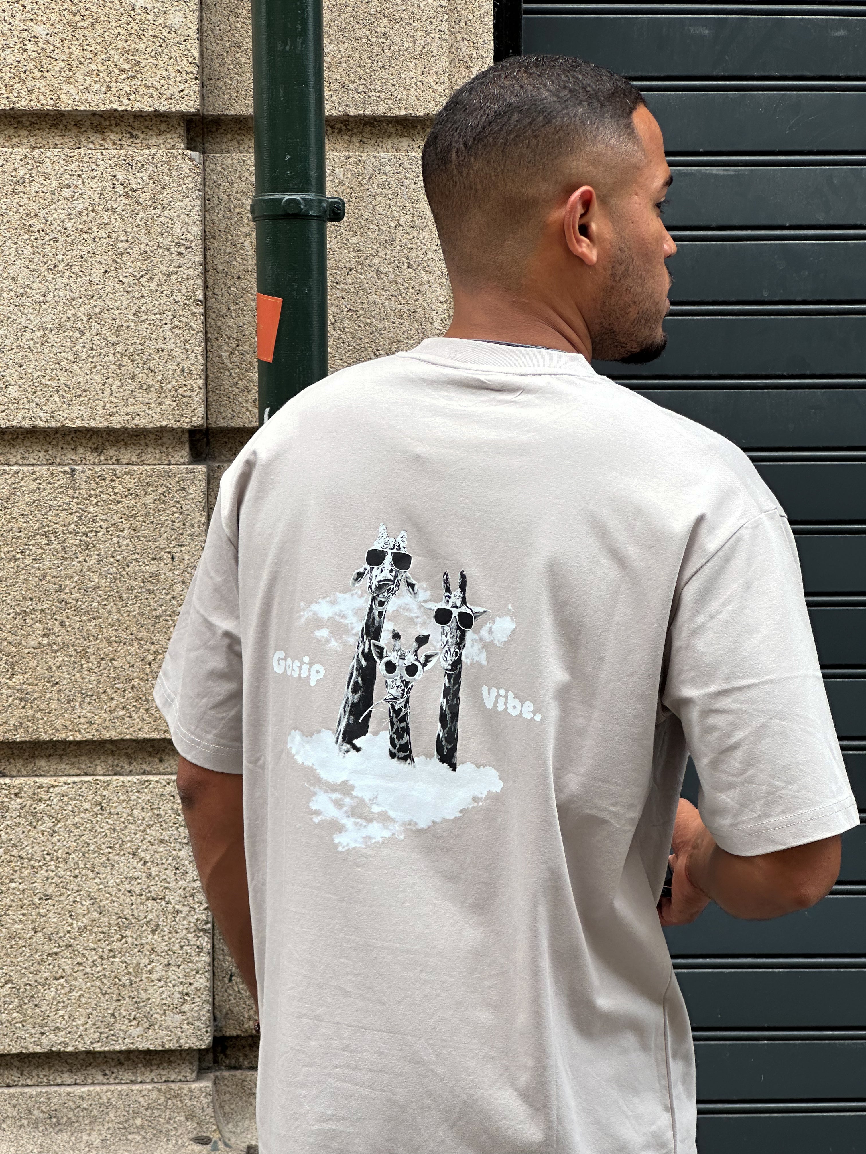 GIRAFFE TEE SILVER