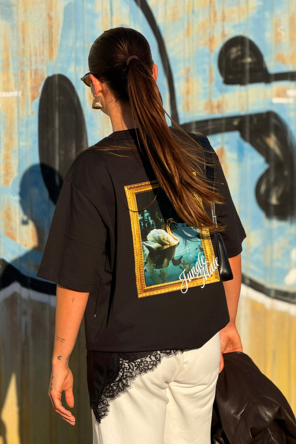 SWAN TEE BLACK