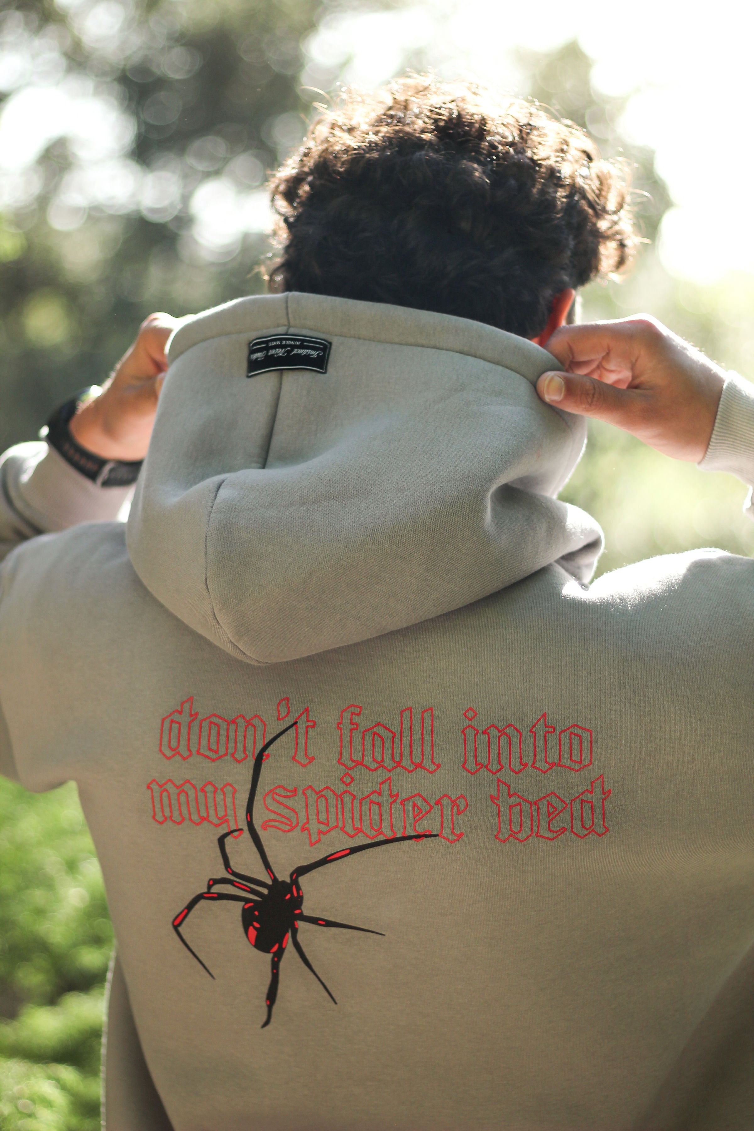 SPIDER HOODIE GRAPHITE – JUNGLE MATE