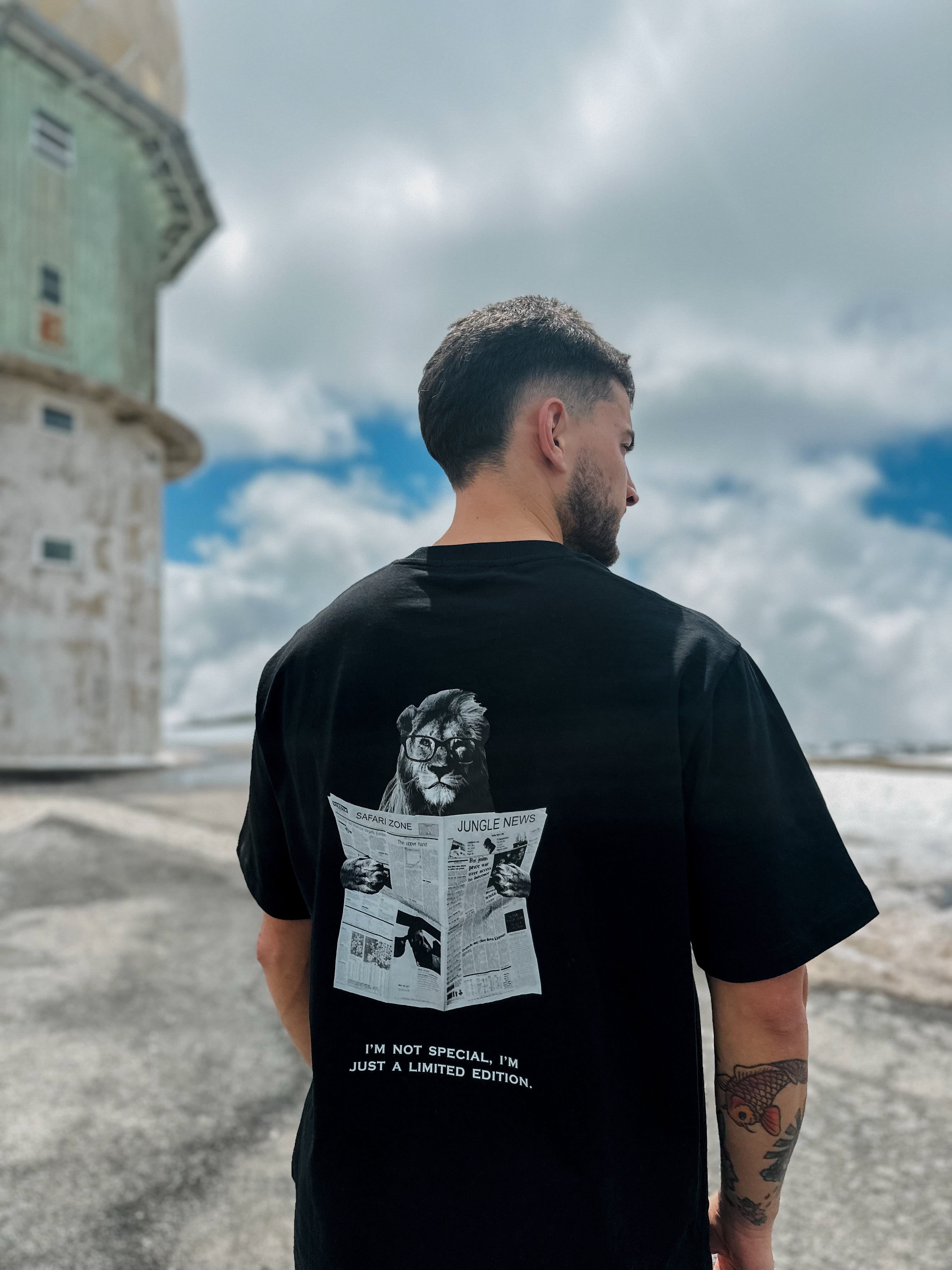 LION TEE BLACK